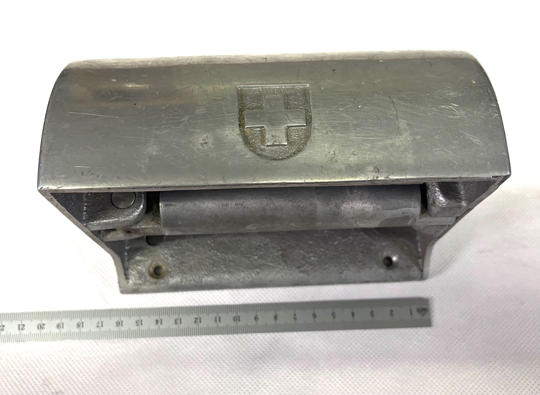 Fixations: WC-Papierrollenhalter SBB oder RhB aus Metall – D'occasion à Untervaz par Xun 6
