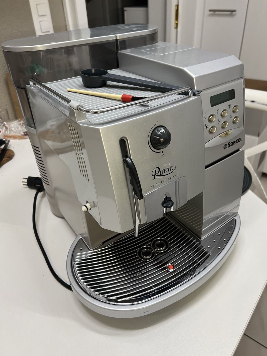 Saeco Macchine per caffè & Macchine per espresso: Saeco Royal Professional – Usato da Niederlenz venduto da Hjrohr