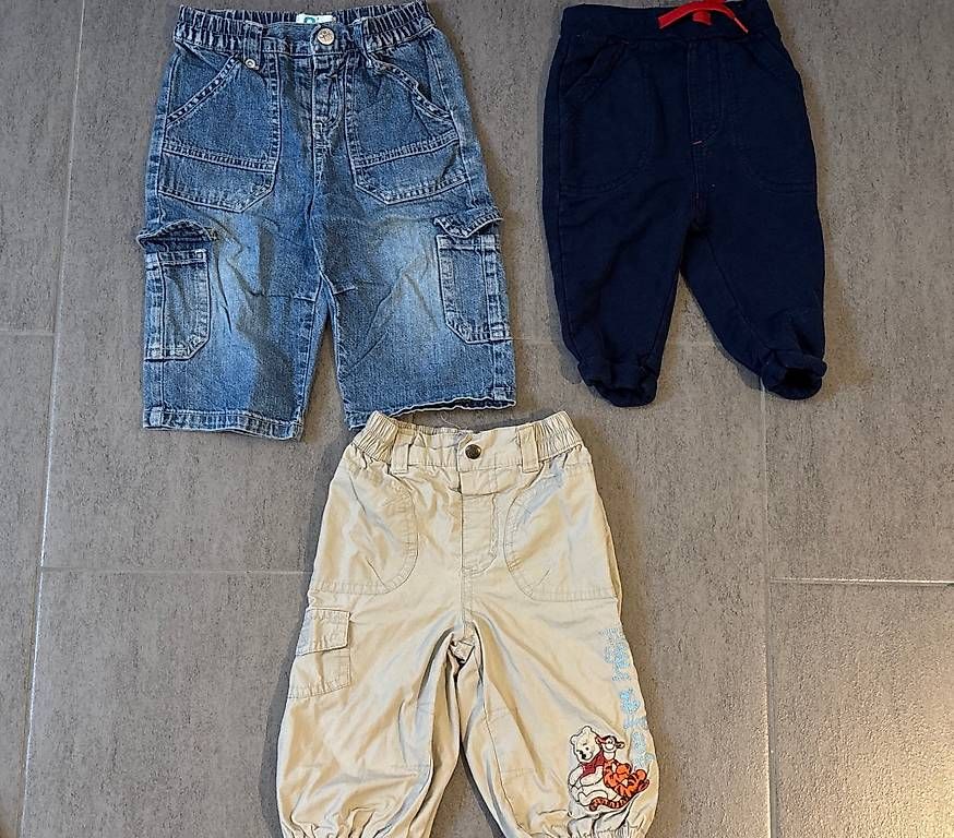 Lotti & Set di vestiti: Kleiderpaket Junge Grösse 74  (23 Teile) – Usato da Humlikon venduto da Pflanze2 4