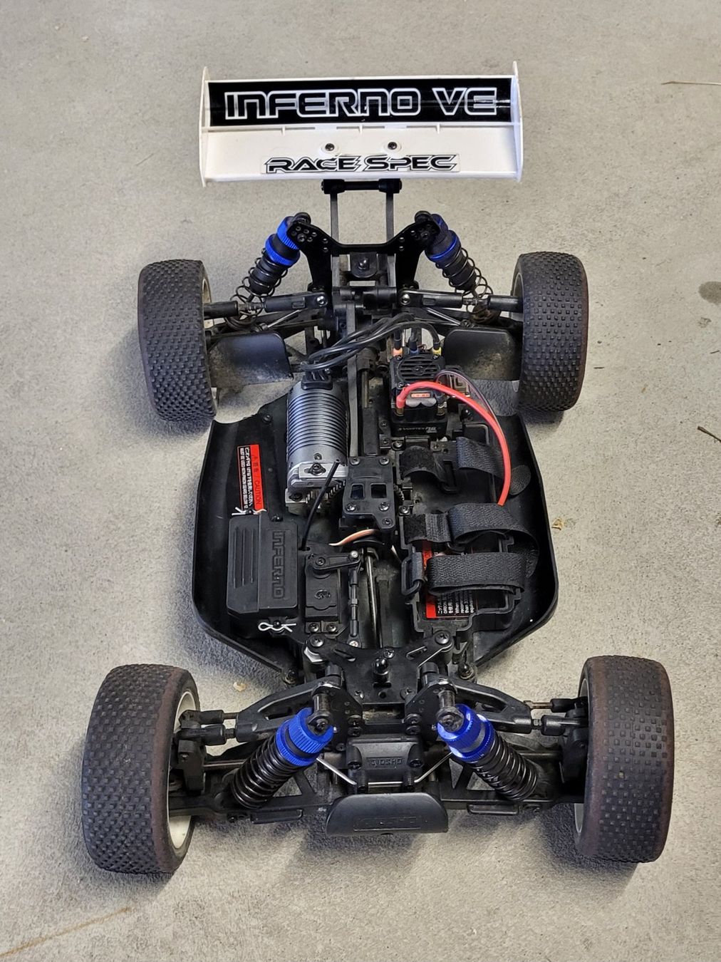 Kyosho RC Kits de montage: kyosho INFERNO VE 1/8 4WD – D'occasion à islikon par mir_8cbw 4