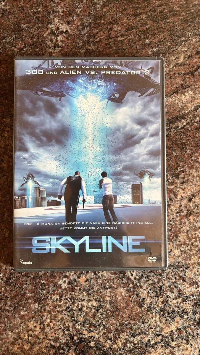 Tutti i DVDs: Skyline - DVD - Science Fiction - Action (2503) – Nuovo (secondo la descrizione) da Ruswil venduto da Slivio_