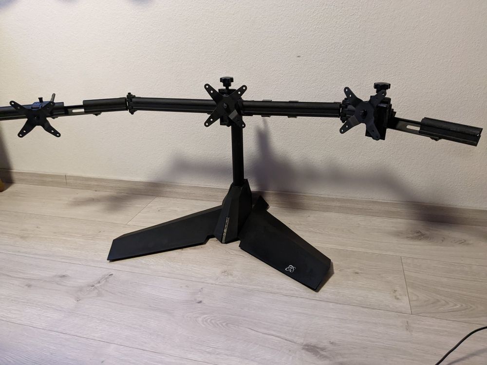 Monitorarm XFX Triple Monitor Stand Kaufen auf Ricardo