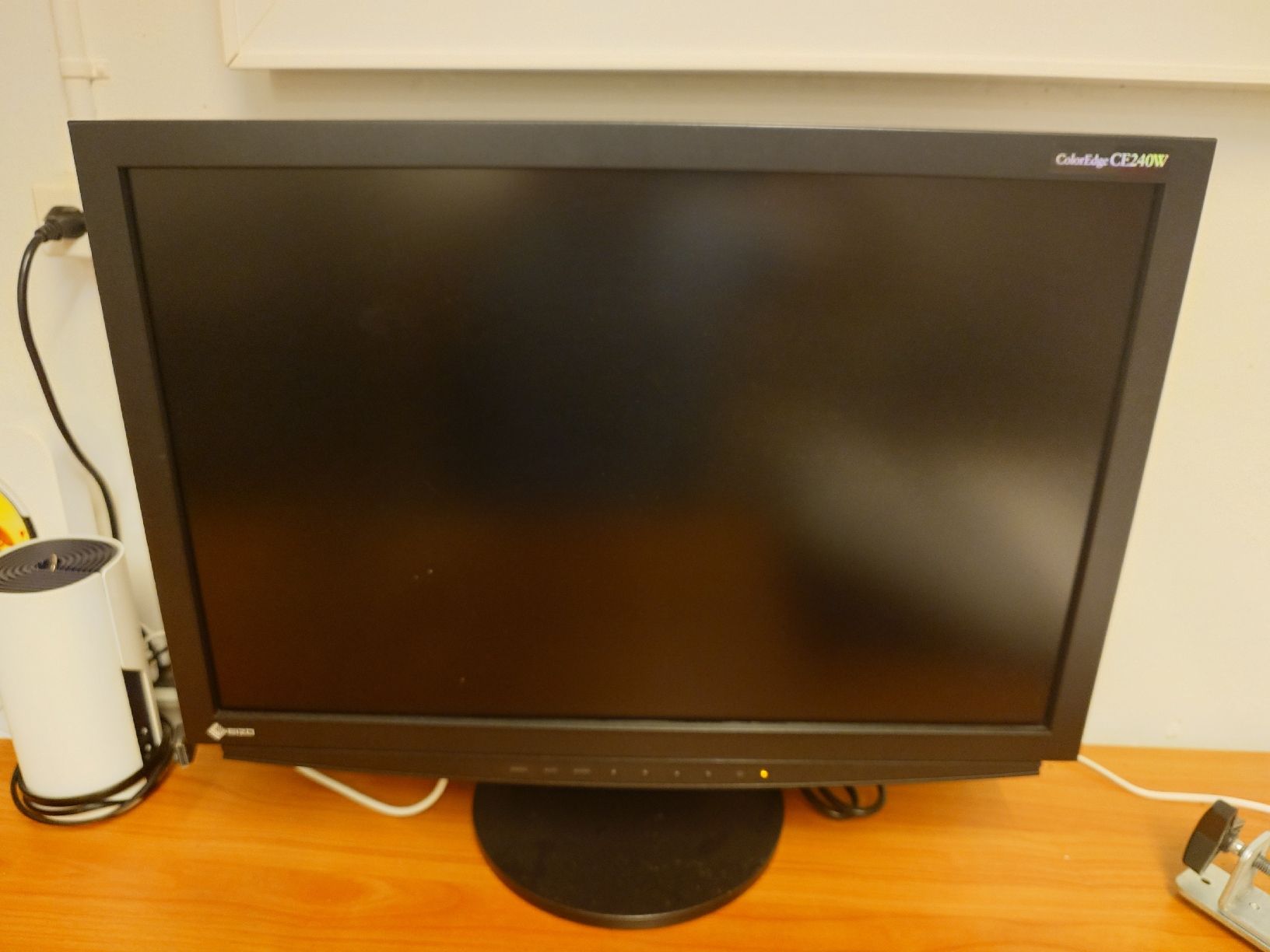 Eizo Monitor: Monitor Eizo ColorEdge CE240W 24 Zoll gebraucht – Usato da Zürich venduto da daredreamer