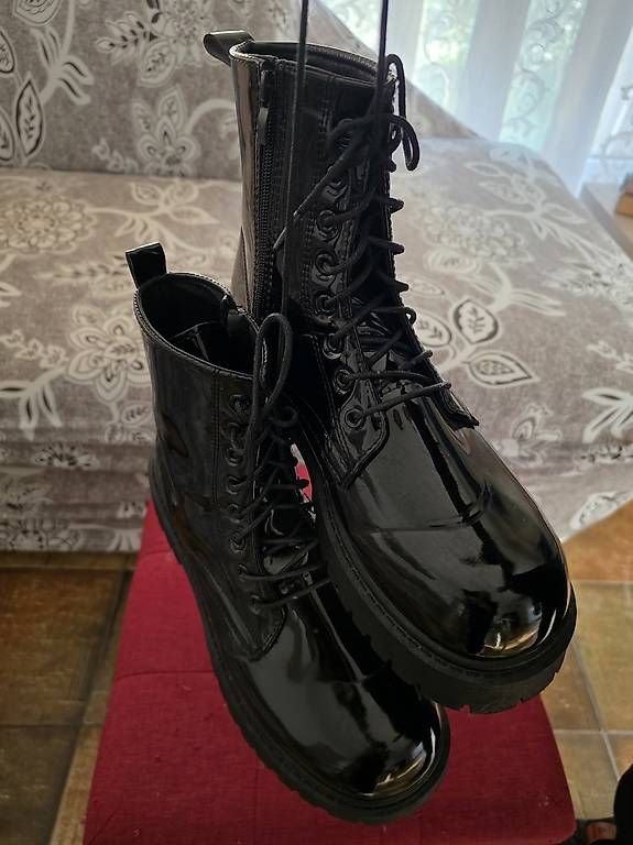 Herrenschuhe: Anfibi unisex – Gebraucht aus Agno von Scambio-Vendo-Agno 1