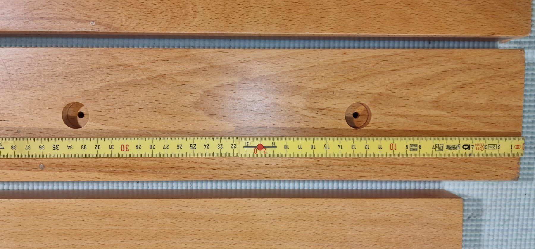 Articoli in legno: 12 Hartholz Paneelen vorgebohrt – Usato da Pfungen venduto da Fastback66 1