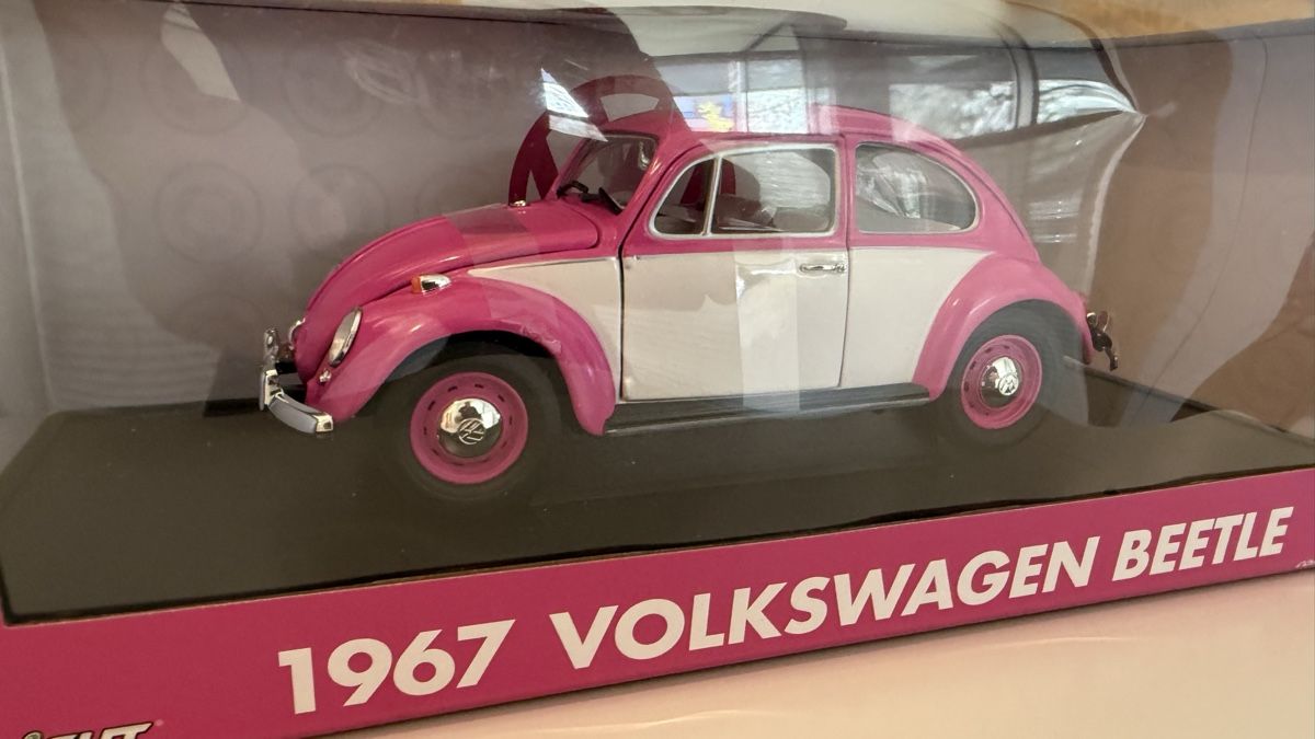 Volkswagen Modellautos: VW Käfer 1967 Limited Edition 1:18 - Pink/Weiss – Neu (gemäss Beschreibung) aus Basel von Zomeg 3
