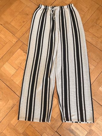 Stoffhose / Zara / schwarz weiss gestreift / Gr. S/ wie neu!