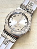 Swatch Uhr mit Zirkonia und weissem Armband guter Zustanden 