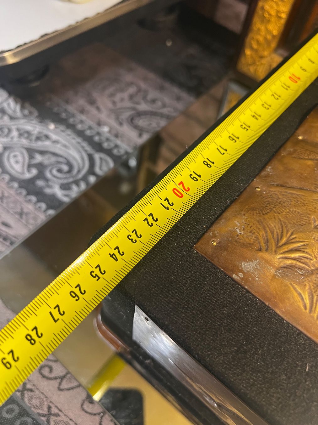 Portagioie: Antike Schmuckschatulle mit Messingrelief – Usato da Oberengstringen venduto da Djs 9