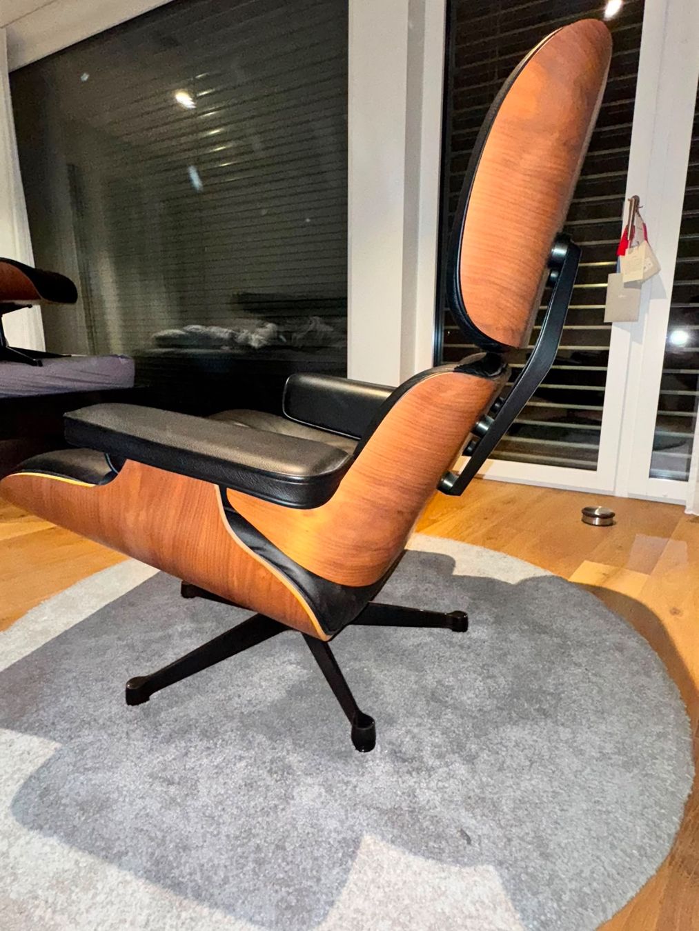 Eames Poltrone: Vitra Eames Lounge Chair inkl Ottaman – Usato da Reinach BL venduto da teton1 1