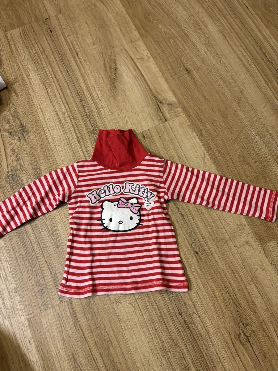 Maglioni & Felpe: Hello Kitty Shirt, Grösse 104 – Usato da Hildisrieden venduto da Leoniewyr