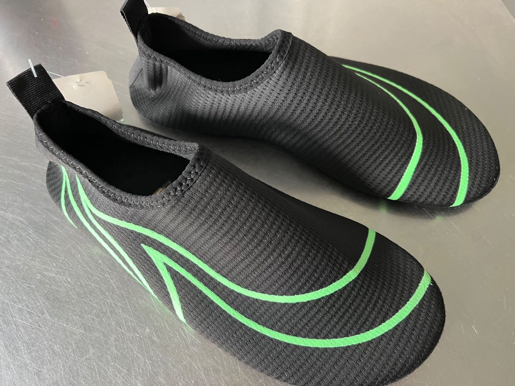 Herrenschuhe: weiche Stretch Badeschuhe Grösse 42-43, neu!! – Neu und originalverpackt aus Adliswil von vette56