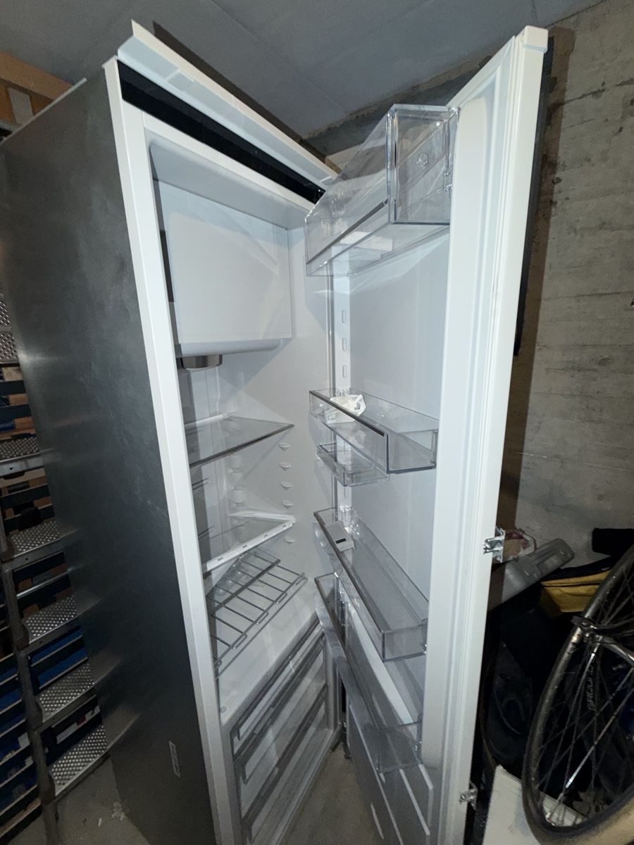 Frigoriferi: Einen Monat lang benutzter Electrolux-Kühlschrank – Nuovo (secondo la descrizione) da Zürich venduto da ale_ylv6 2