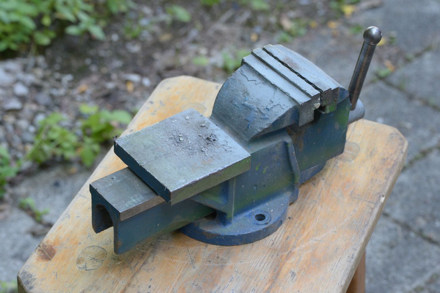 Tutti gli attrezzi: Schraubstock 10cm Backenbreite, 9.3kg – Usato da Lichtensteig venduto da dan_rj7z 1