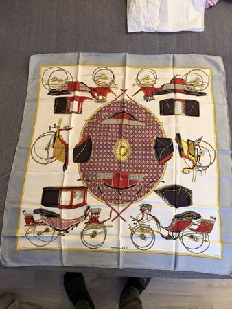 Seidenschal Hermés mit Kutschenmotiv, La Perriere