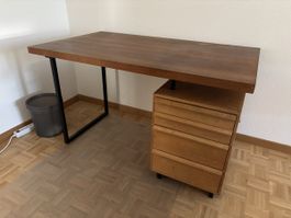Pult mit Massivholzplatte