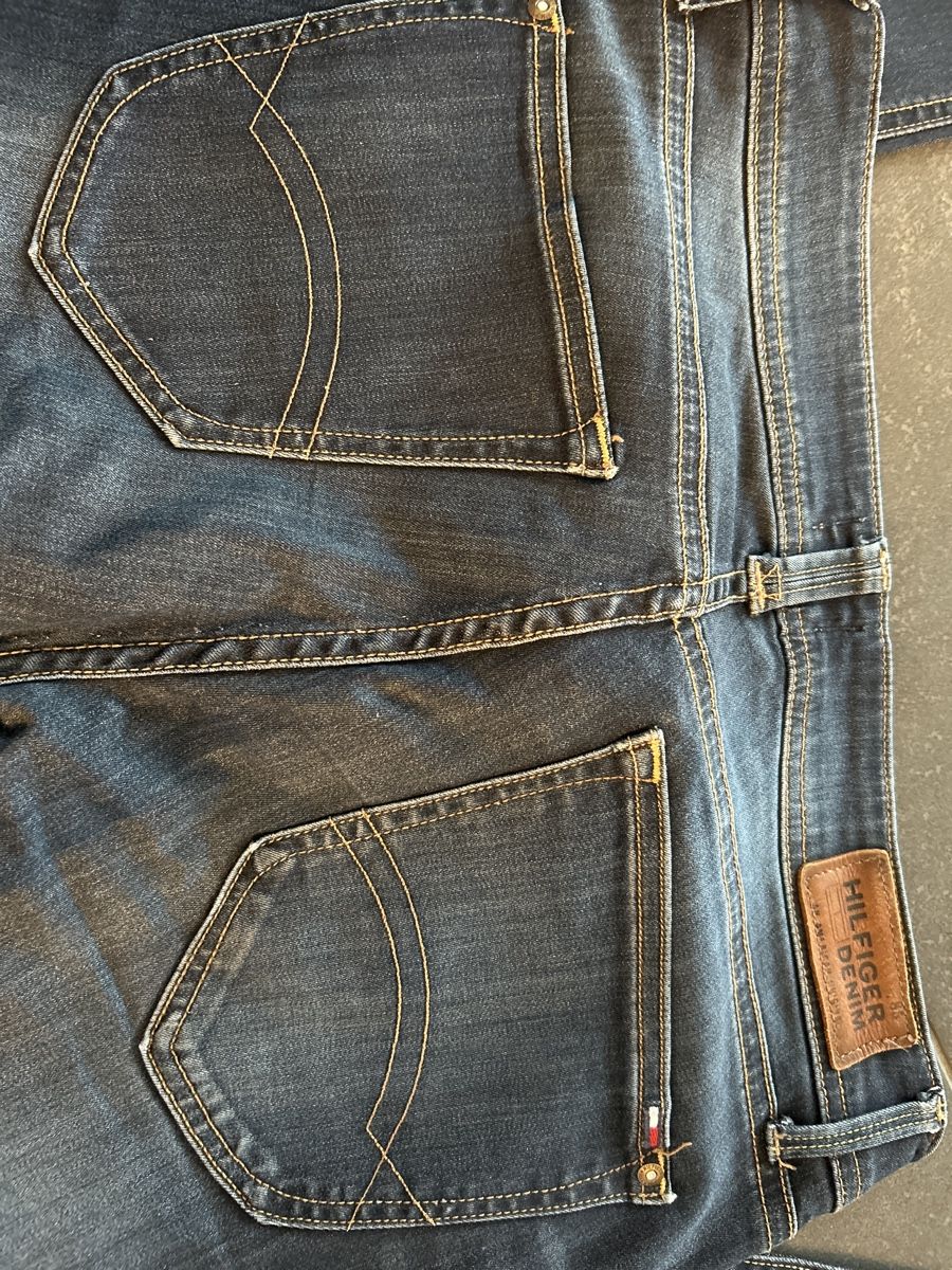 Jeans: Hilfiger Jeans dunkelblau – Gebraucht aus Wichtrach von henzmann1 2