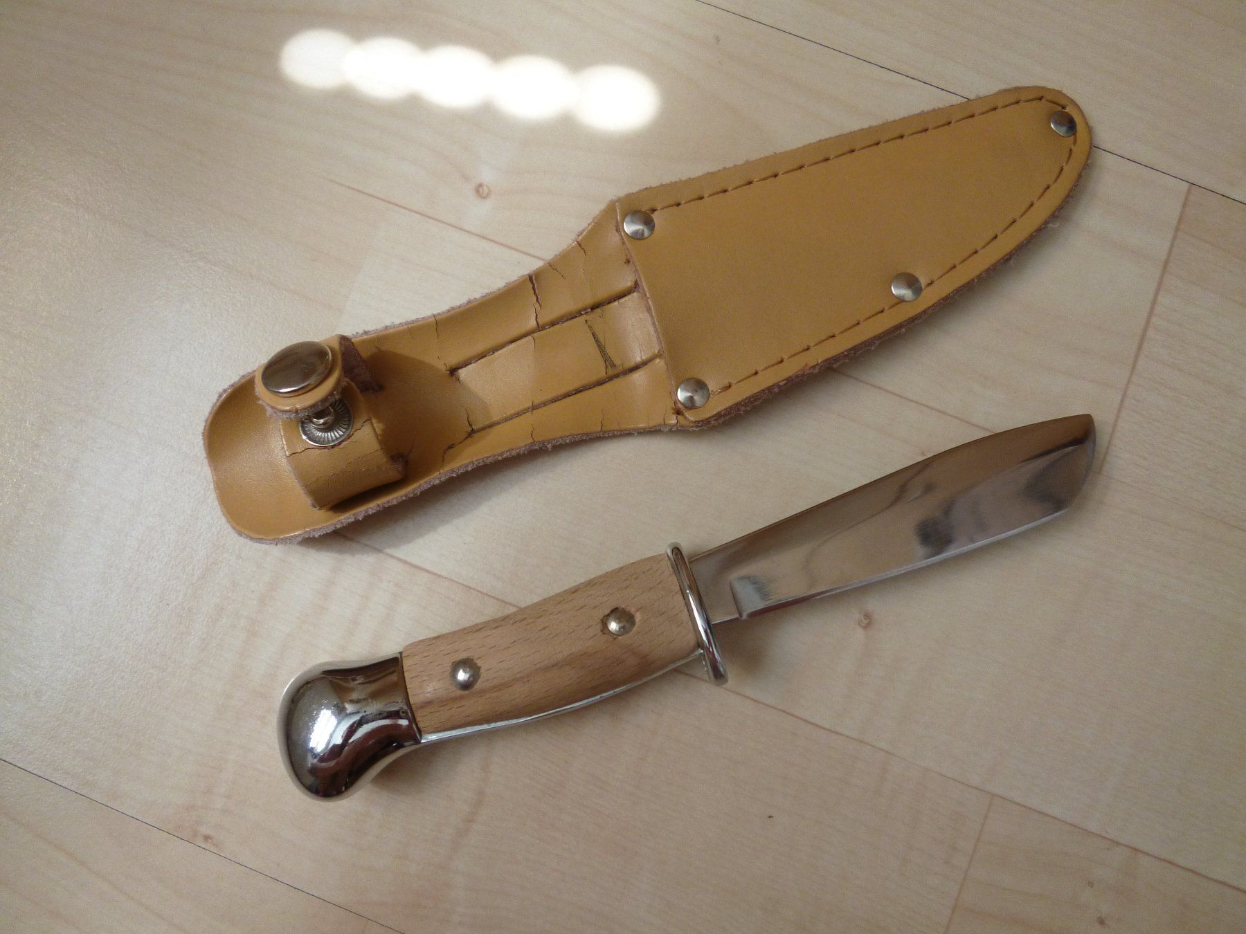 Accessoires: kleines Holz Messer – D'occasion à Dättlikon par Mamakuga
