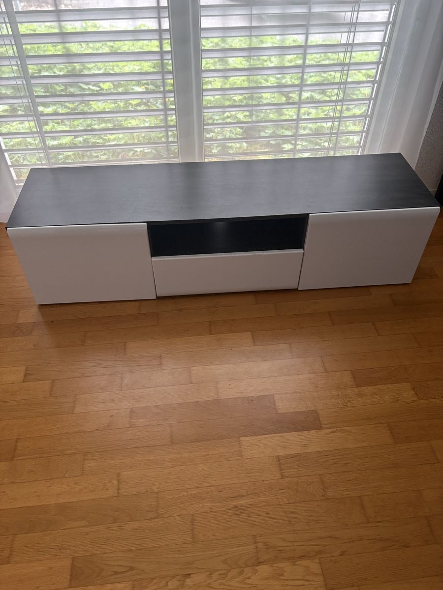 Mobili TV: Tv Möbel – Usato da Frauenfeld venduto da Vivien_Seixas