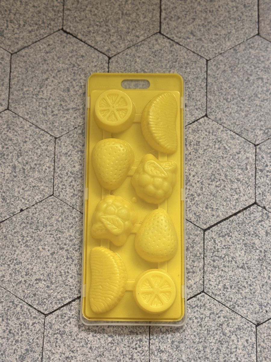 Elettrodomestici da cucina: Eiswürfelform mit Deckel (neu) – Nuovo (secondo la descrizione) da Zürich venduto da nakasch 2