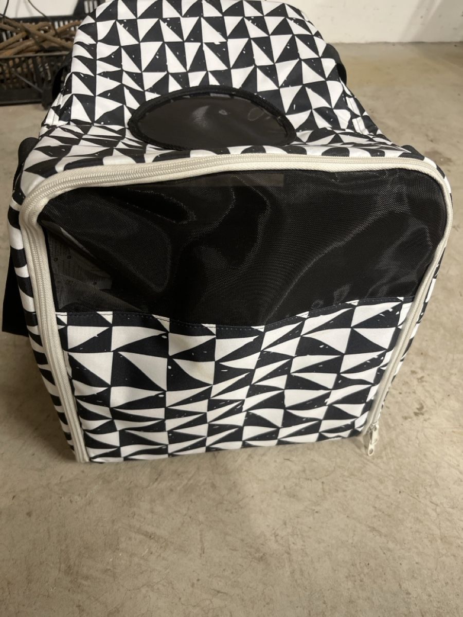 Käfige, Transport & Sicherheit: cat/ small Dog  carrier – Gebraucht aus Zürich von Fisi80