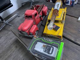 Lot: 4 Modellautos N.York Taxi, Pickup, Ford Cougar, BMW 507