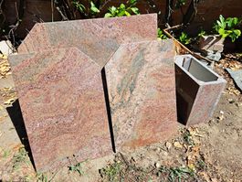 Granitplatten und Hocker