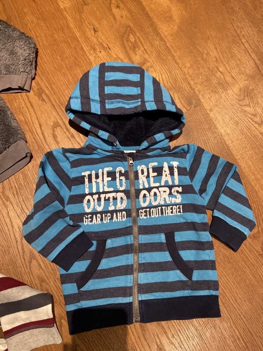 Maglioni & Felpe: 2 Pullover,einer davon warm &1 schönes Jäggli Gr.92 – Usato da Pratteln venduto da Nala78 3