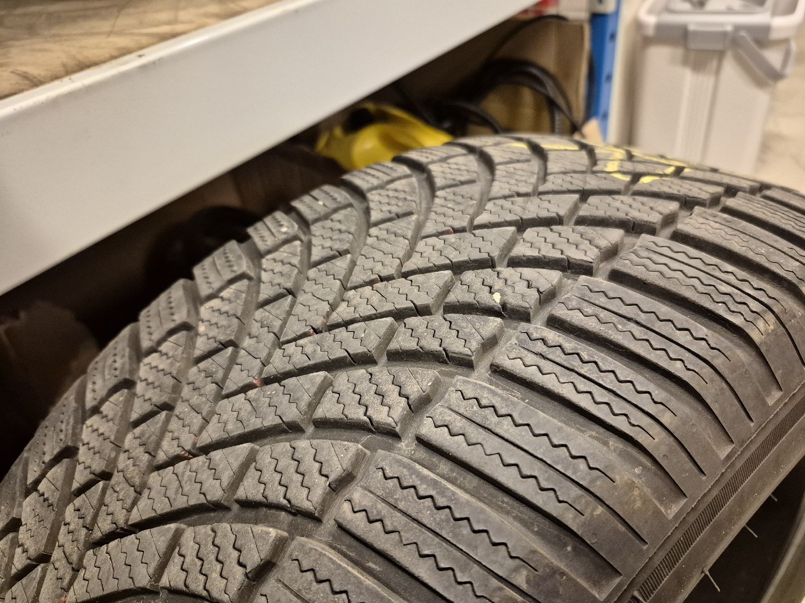 Pneus & Roues: Winterräder Ford Kuga 2018 – D'occasion à Oberuzwil par Auto-Hilber 3