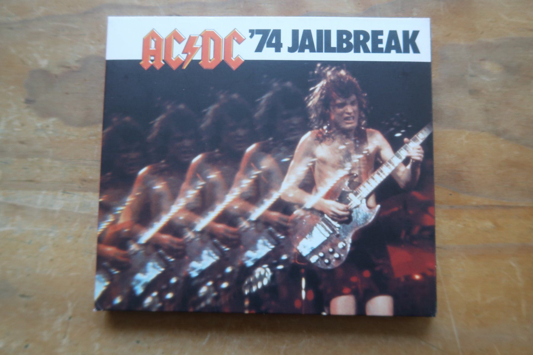 CDs: AC/DC - '74 JAILBREAK - DIGIPAK - CD – Gebraucht aus Basel von Patiscat