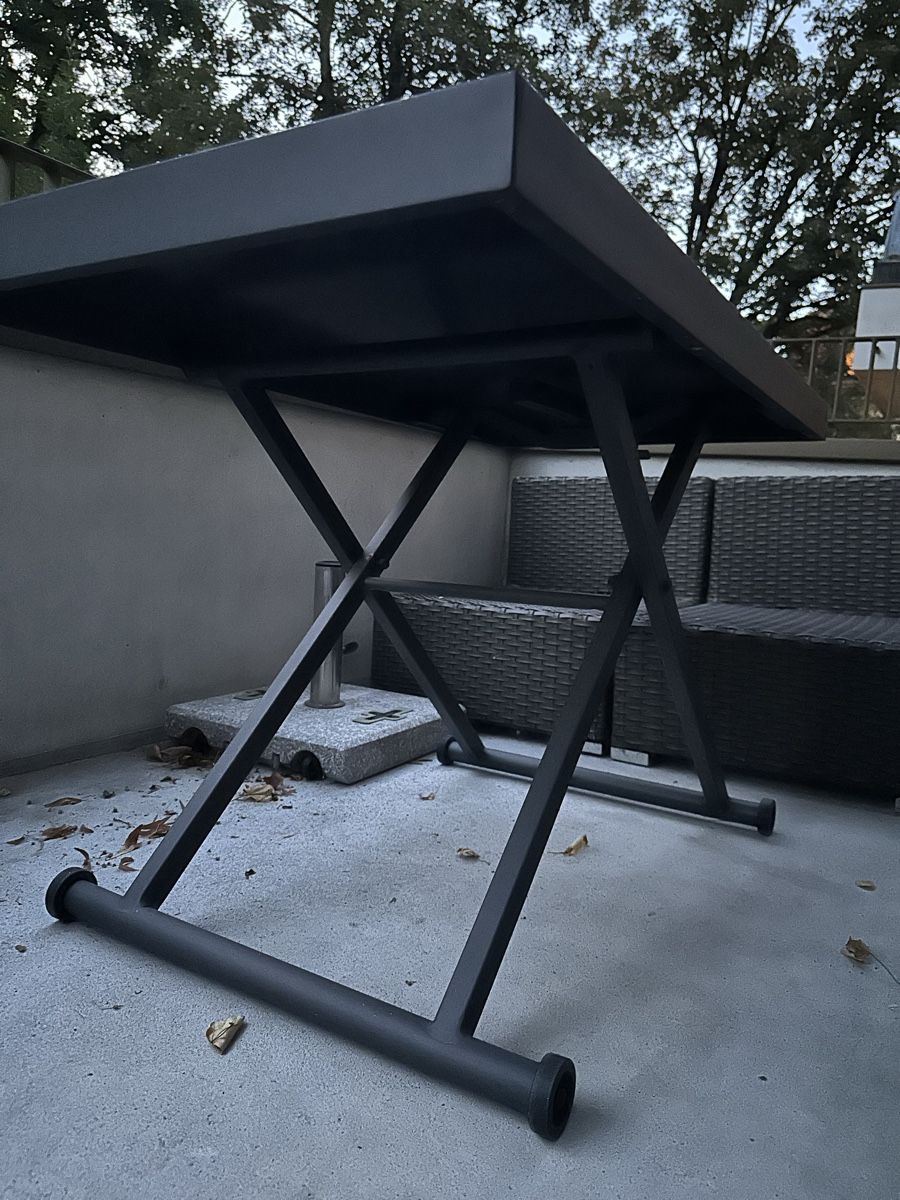 Tavoli: Lounge-Tisch – Usato da Bern venduto da SITARO 3
