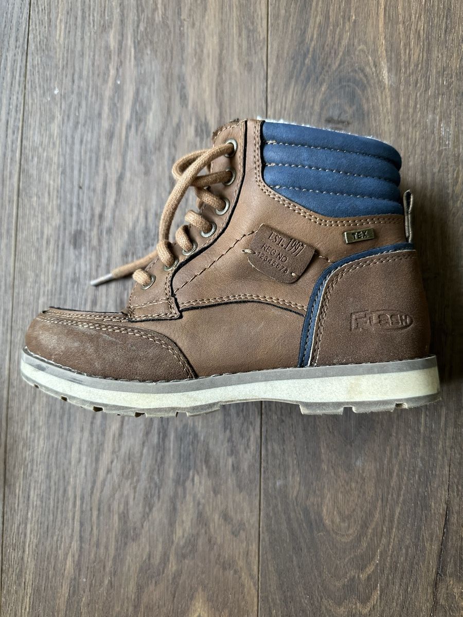Chaussures garçon: Flash Winterschuhe Gr. 33 – D'occasion à Muntelier par sandberg5 3