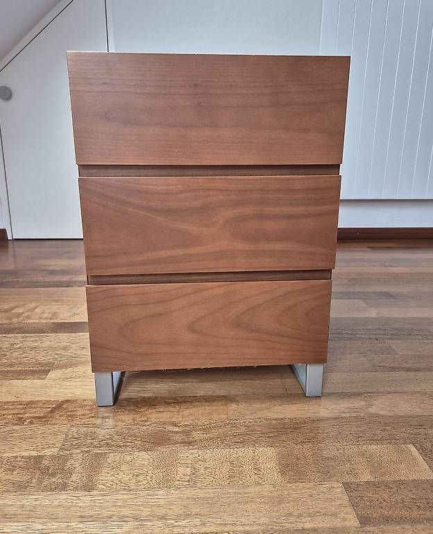 Eléments de bureau: Bürokorpus aus Nussbaum – D'occasion à Schneisingen par sil_qb5m