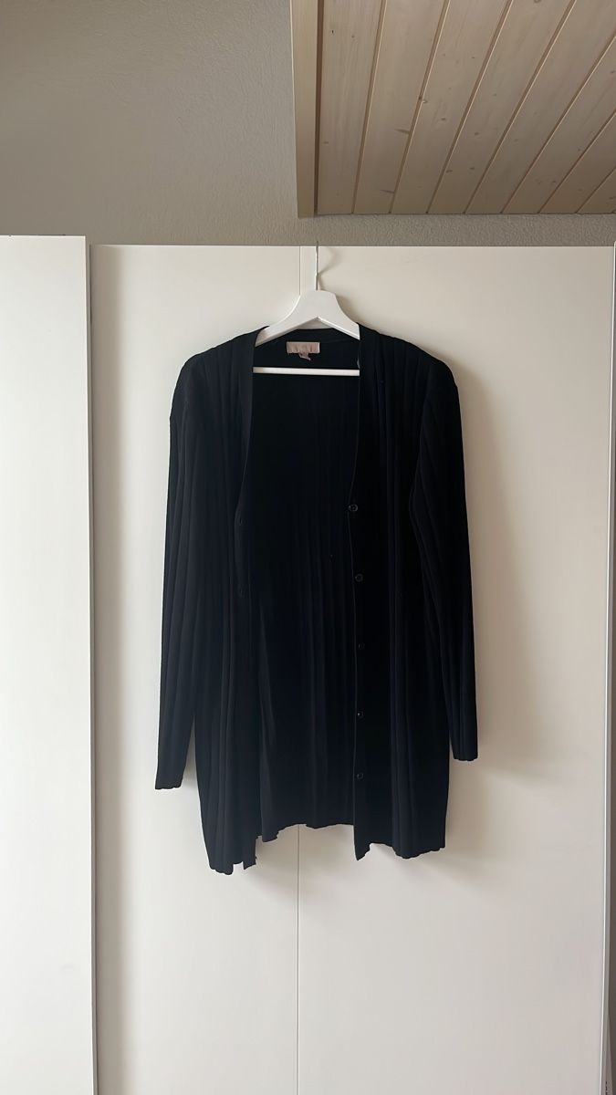 H&M Giacche: Schwarze Strickjacke Grösse S – Nuovo (secondo la descrizione) da Madiswil venduto da bjs_90
