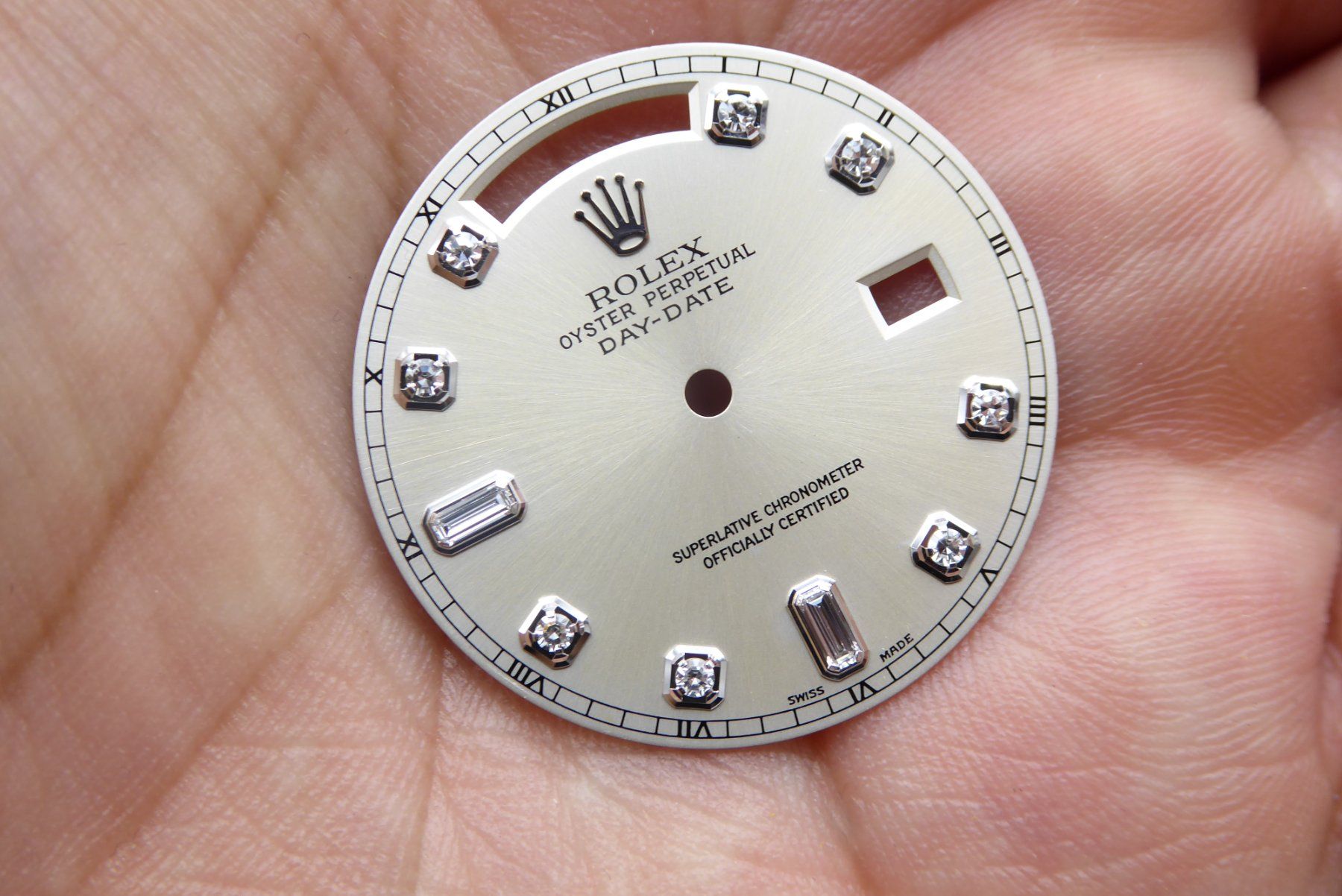 Rolex Orologi: Rolex Day-Date 36mm silver diamond dial Index 118239 – Nuovo (secondo la descrizione) da Geneve venduto da adr_xk6n 8