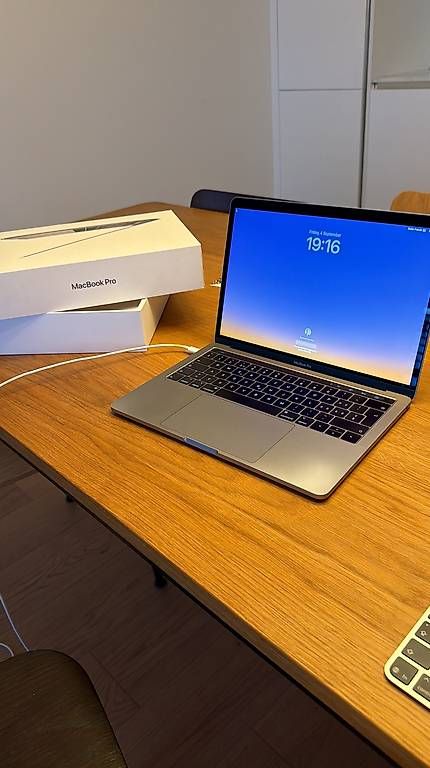 Apple Notebooks: MacBook Pro (2019) – Gebraucht aus Châtelaine von SamuelDavies 2