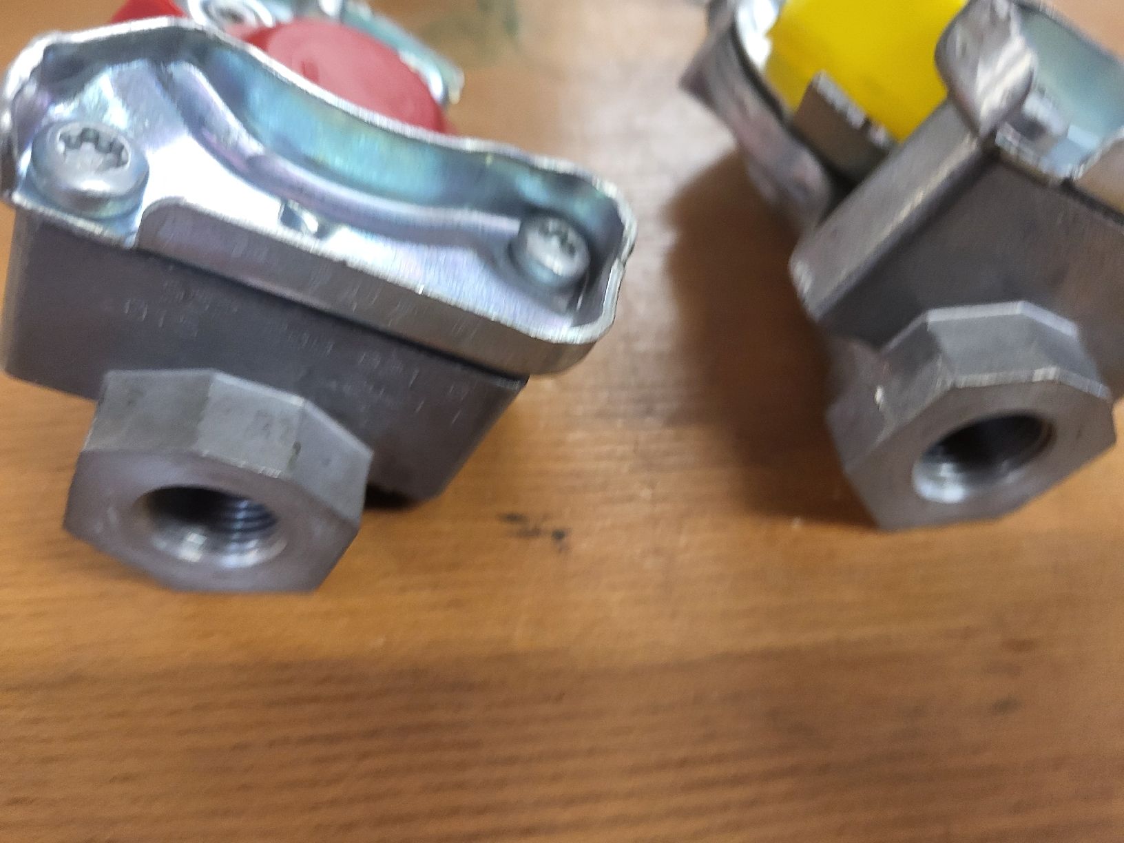 Accessori per altri veicoli: Druckluftanschlüsse – Nuovo (secondo la descrizione) da Giswil venduto da Hans83 1