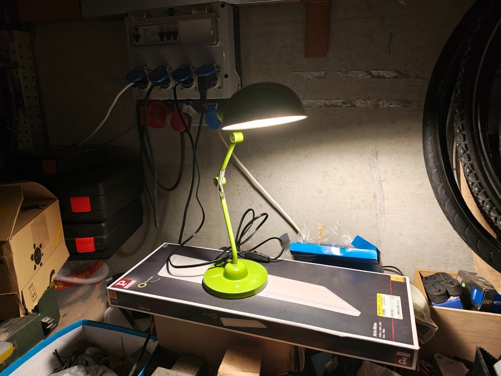 Lampes: Schreibtischlampe E14 Fassung mit LED Leuchtmittel – D'occasion à Brislach par d.baumgartner.82 2