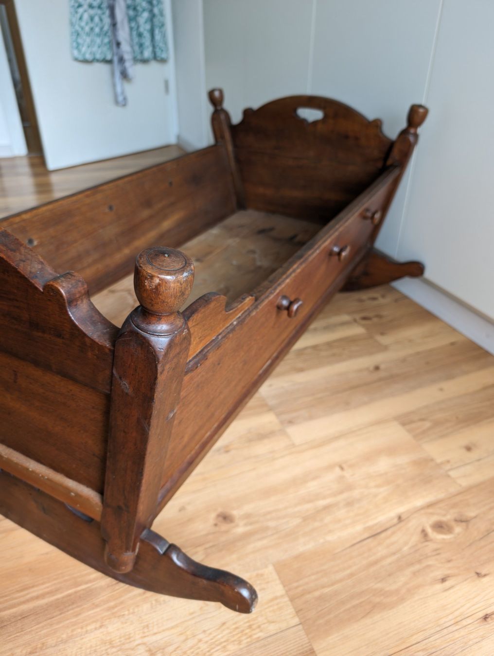 Letti: WIEGE / Kinderbett_ Holz 18.Jhdt. – Usato da Pfyn venduto da Magra02 5