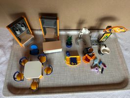 Divers meubles en plastique pour maison de poupée