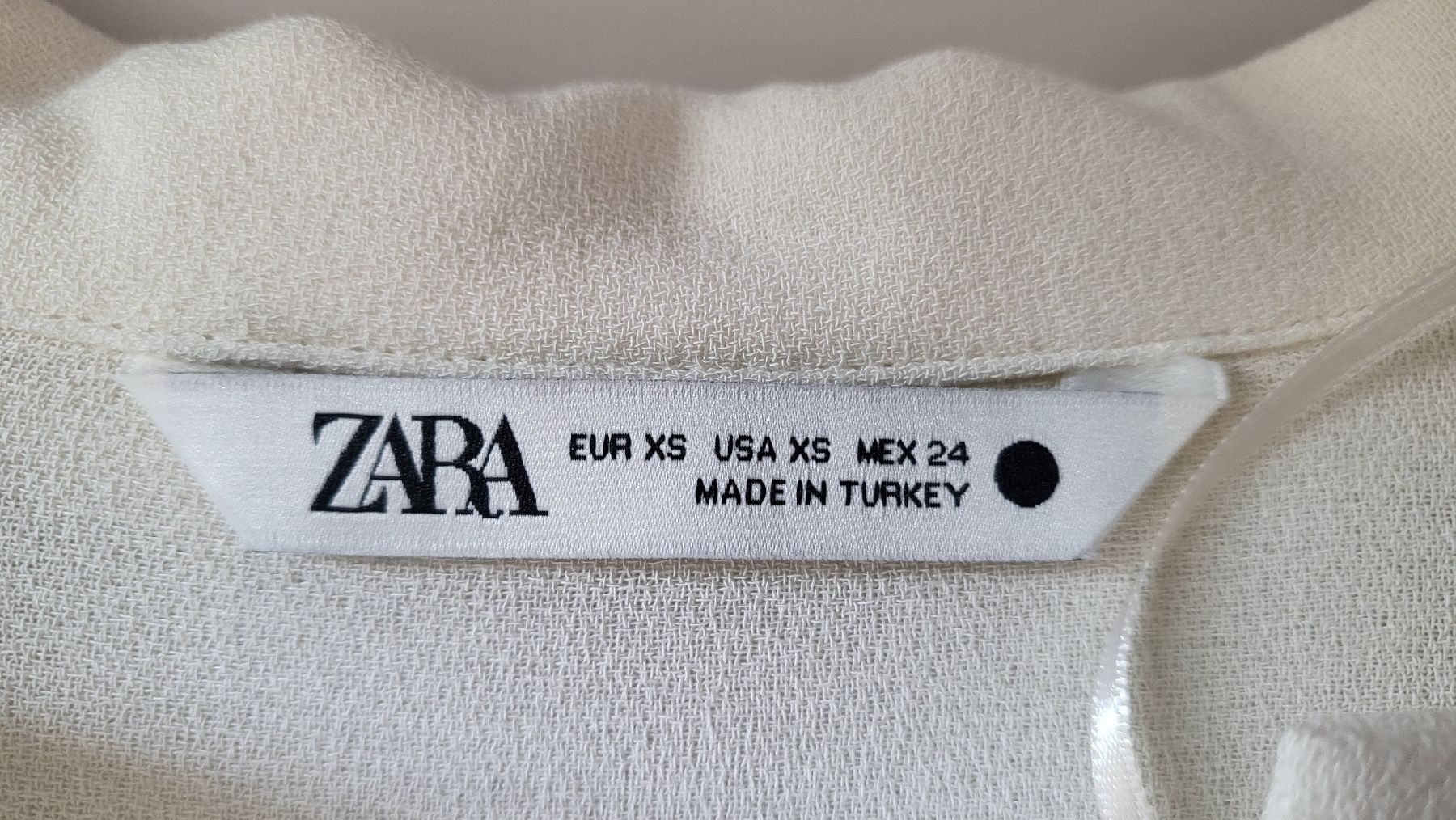 Zara Chemisiers: Zara Bluse Cremeweiss Gr. XS elegant & schick – D'occasion à Gutenswil par Spomi 2