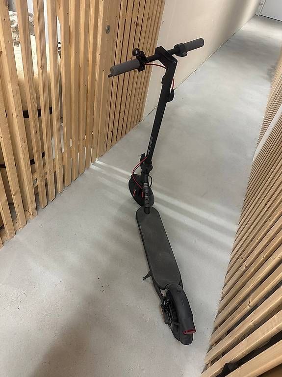Xiaomi Kickboard: Xiaomi Mi Electric Scooter 4 – Usato da Bülach venduto da unl_b5xh 2