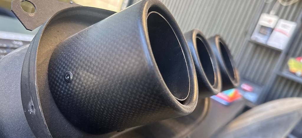 Sistemi di scarico: Ferrari 458 Carbon Endrohr – Usato da Uster venduto da D_8610 2