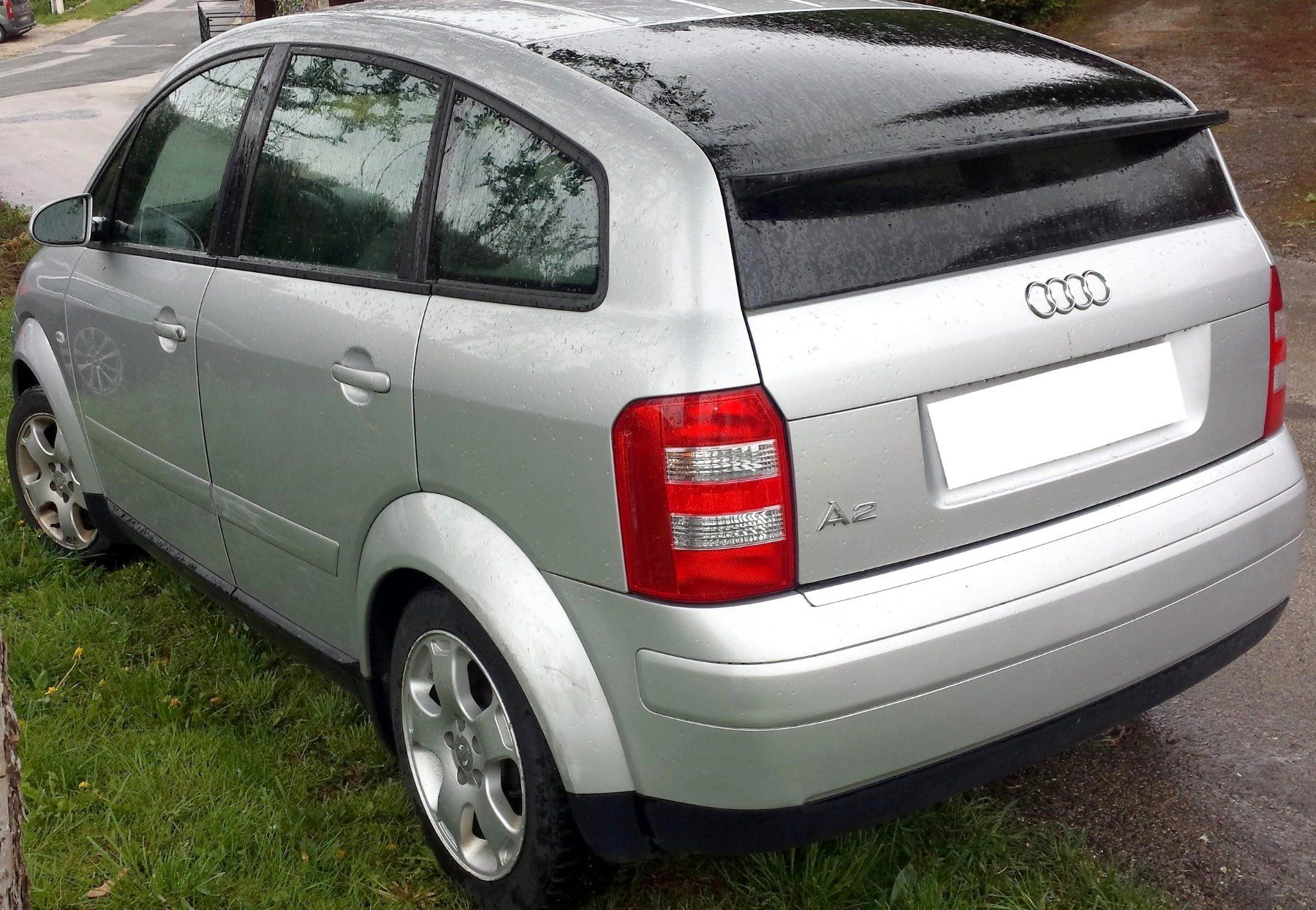 Audi Automobili: Audi A2 1.4i aus 2001 ab Platz – Usato da Yverdon-les-Bains venduto da Xqrk 2
