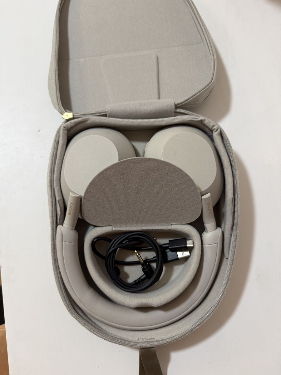 Sony Cuffie: Sony WH-1000XM5 – Nuovo (secondo la descrizione) da Cham venduto da Modric01 1