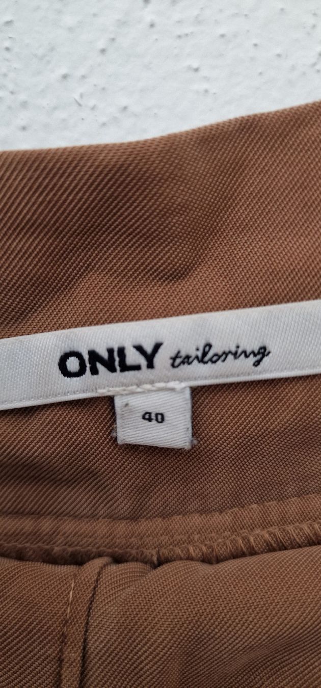 Only Pantaloni: ONLY Stoffhose Gr. 40 Paperbaghose beige Herbst – Usato da Romanshorn venduto da REALJessiB 3