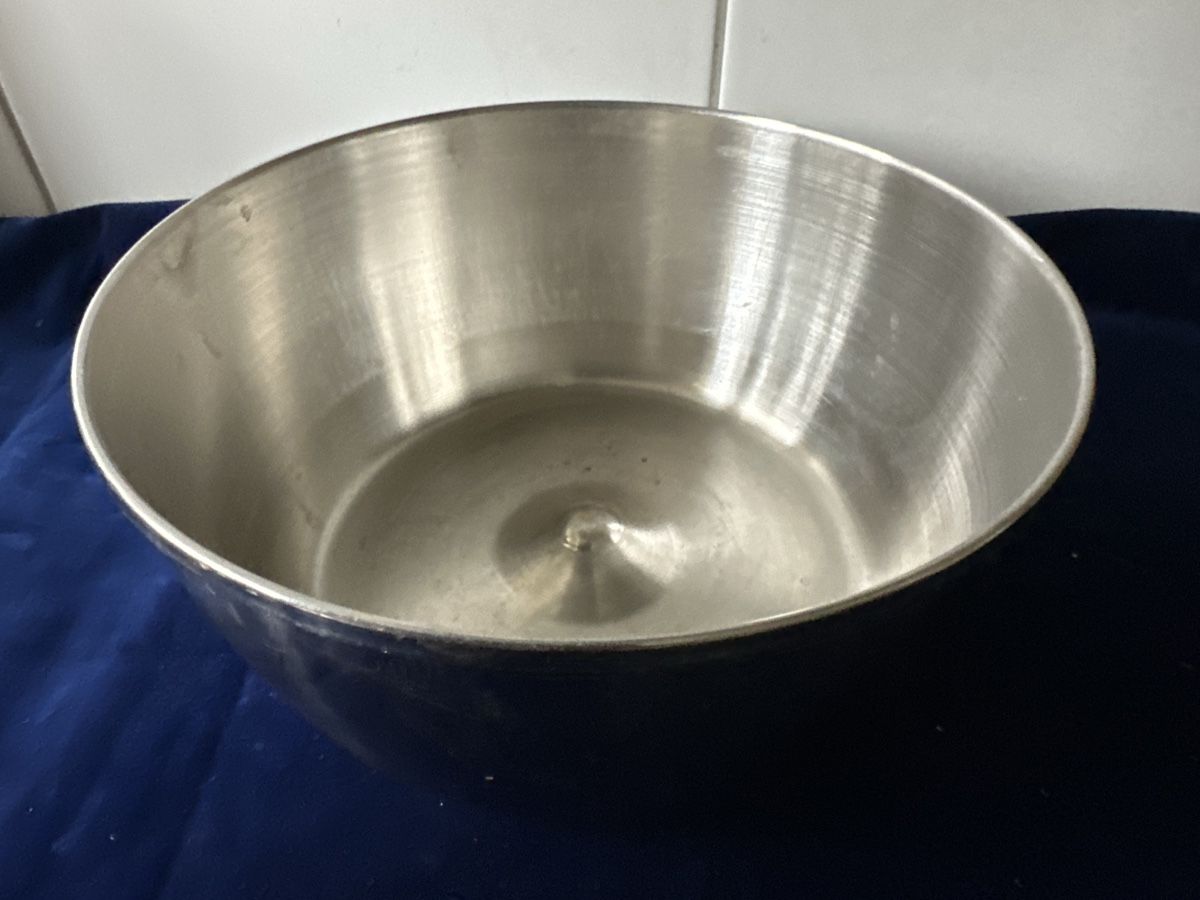 Ciotole: Grosse Chromstahlschüssel oder Deckel, Durchmesser 20cm – Usato da Zürich venduto da Chaeffeler