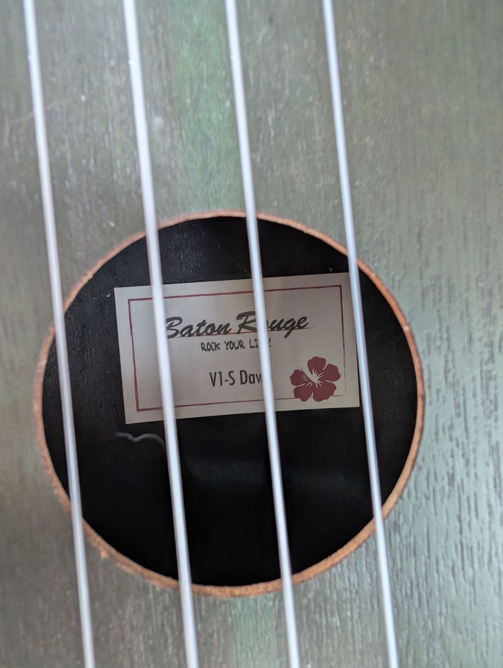 Instruments de musique: Ukulélé bâton rouge – D'occasion à Marly par mar_2r9q 1