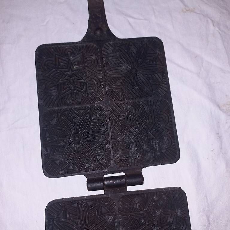 Teglie da forno: Ancien fer à bricelets – Usato da Morges venduto da valentine46 2
