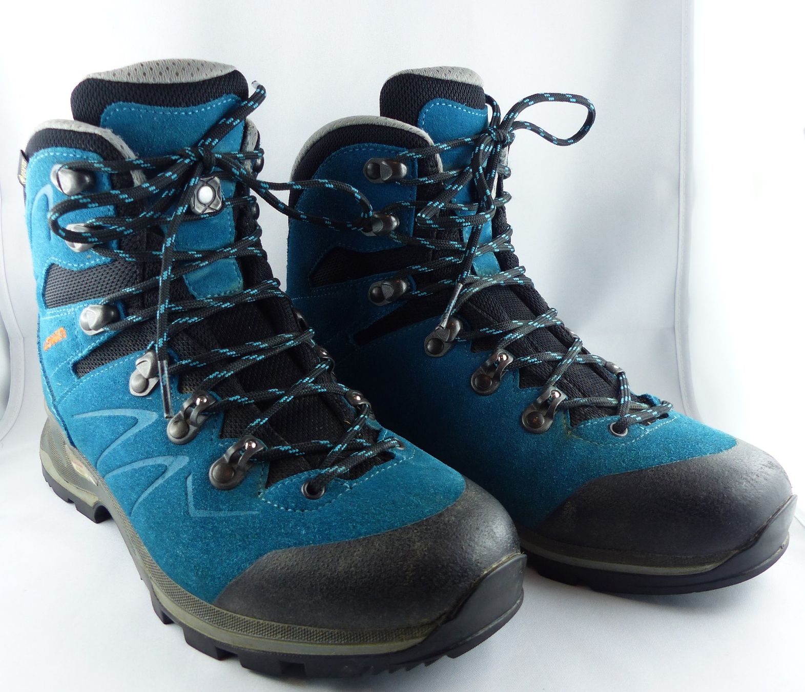 Lowa Scarpe da donna: Lowa Wanderschuhe Gr. 39 Gore-tex – Usato da Feldis/Veulden venduto da vademecum